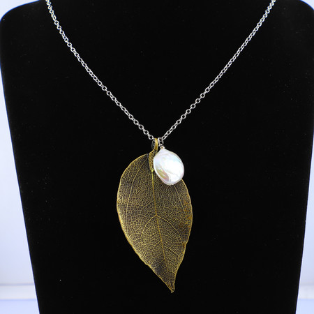 Leaf Necklace N0019Pea White